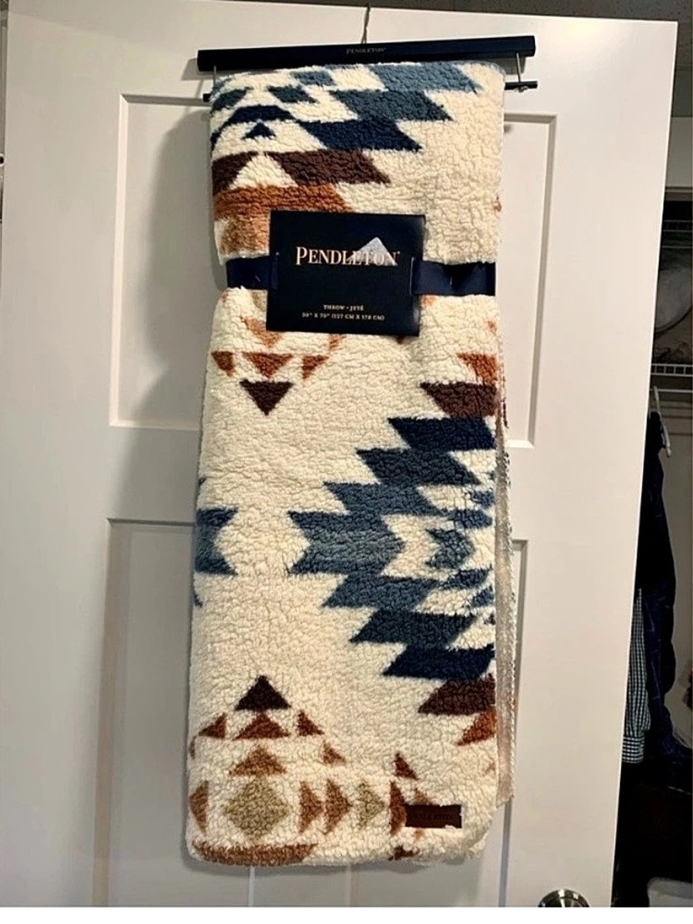 Pendleton Throw · Jete Geometric Throw in Cream & Blue NWT